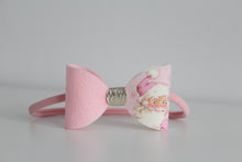 Load image into Gallery viewer, Pink Santa claus bows
