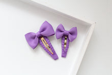 Load image into Gallery viewer, Pinch bow snappy clips - 2 sizes - 32 colours