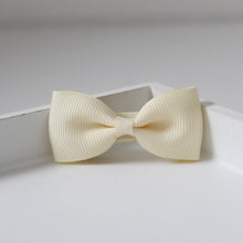 Load image into Gallery viewer, Pinch bows - 33 Colours