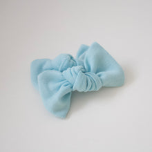 Load image into Gallery viewer, Baby blue knot jersey bows
