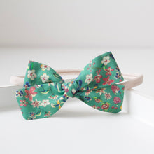 Load image into Gallery viewer, Green floral bows