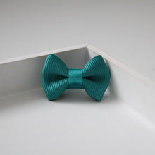 Load image into Gallery viewer, Mini pinch bows - 33 Colours