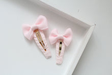 Load image into Gallery viewer, Pinch bow snappy clips - 2 sizes - 32 colours