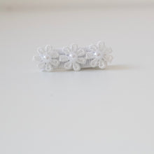Load image into Gallery viewer, Delicate daisy & pearl  flowers - Clip or headband