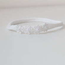 Load image into Gallery viewer, Delicate daisy & pearl  flowers - Clip or headband
