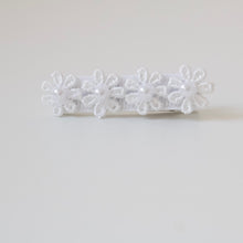 Load image into Gallery viewer, Delicate daisy & pearl  flowers - Clip or headband
