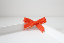 Load image into Gallery viewer, Hand tied bows (16 Colours)