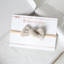 Load image into Gallery viewer, Stone velvet knot bows