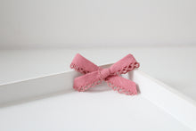 Load image into Gallery viewer, Hand tied bows (16 Colours)