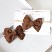Load image into Gallery viewer, Chocolate mini sweetheart bows