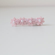 Load image into Gallery viewer, Delicate daisy &amp; pearl  flowers - Clip or headband