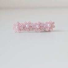 Load image into Gallery viewer, Delicate daisy & pearl  flowers - Clip or headband