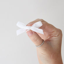 Load image into Gallery viewer, My first mini velvet bows - 16 Colours