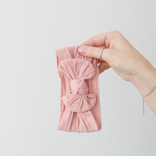 Load image into Gallery viewer, Vintage pink cable headwrap
