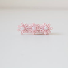 Load image into Gallery viewer, Delicate daisy & pearl  flowers - Clip or headband
