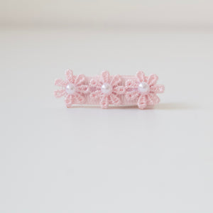 Delicate daisy & pearl  flowers - Clip or headband
