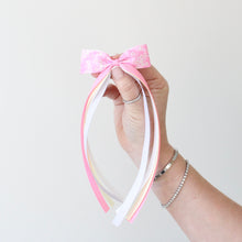 Load image into Gallery viewer, Tail pinch ribbon bows - 2 sizes