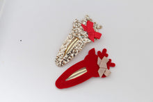 Load image into Gallery viewer, Christmas reindeer snappy clip