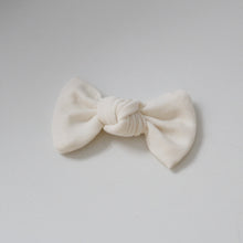 Load image into Gallery viewer, Cream knot jersey bows