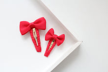 Load image into Gallery viewer, Pinch bow snappy clips - 2 sizes - 32 colours