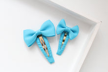 Load image into Gallery viewer, Pinch bow snappy clips - 2 sizes - 32 colours