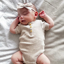 Load image into Gallery viewer, Elodie timeless bow