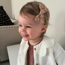 Load image into Gallery viewer, Enah - Timeless bows