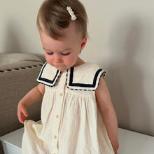 Load image into Gallery viewer, Delicate cream daisy flowers - Clip or headband