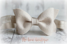 Load image into Gallery viewer, Large luxury felt bows (25 Colours)