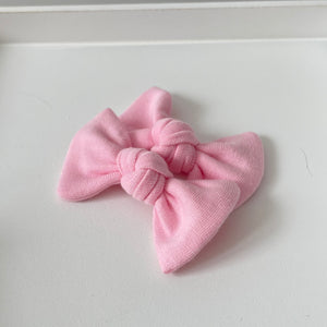 Pink knot bows
