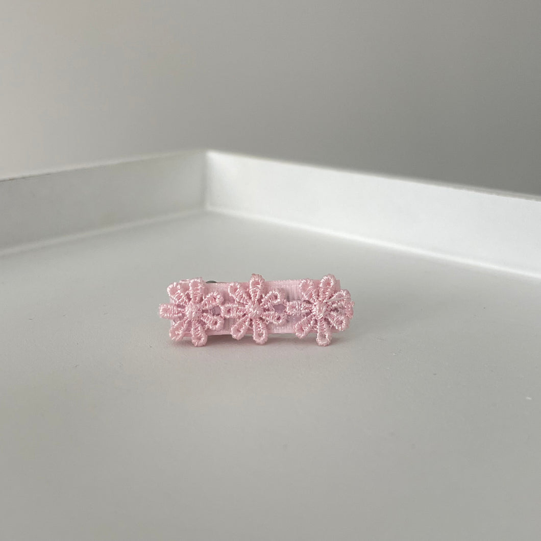 Delicate full pink daisy flowers - Clip or headband