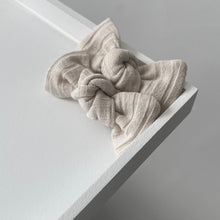 Load image into Gallery viewer, Natural wide rib bows