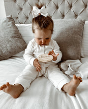 Load image into Gallery viewer, Sweetheart bows - 10 Colours