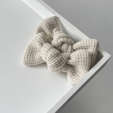 Load image into Gallery viewer, Natural waffle knot bows