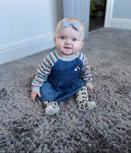 Load image into Gallery viewer, Large luxury felt bows (25 Colours)