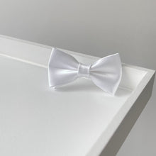 Load image into Gallery viewer, White satin bows - Occasion