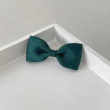 Load image into Gallery viewer, Pinch bows - 33 Colours