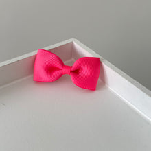 Load image into Gallery viewer, Pinch bows - 33 Colours