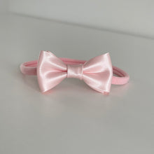Load image into Gallery viewer, Pink satin bows - Occasion
