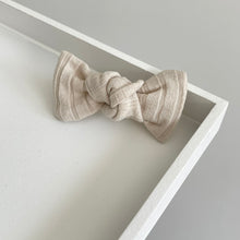 Load image into Gallery viewer, Natural wide rib bows
