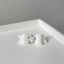 Load image into Gallery viewer, Small flower bows (3 Colours)