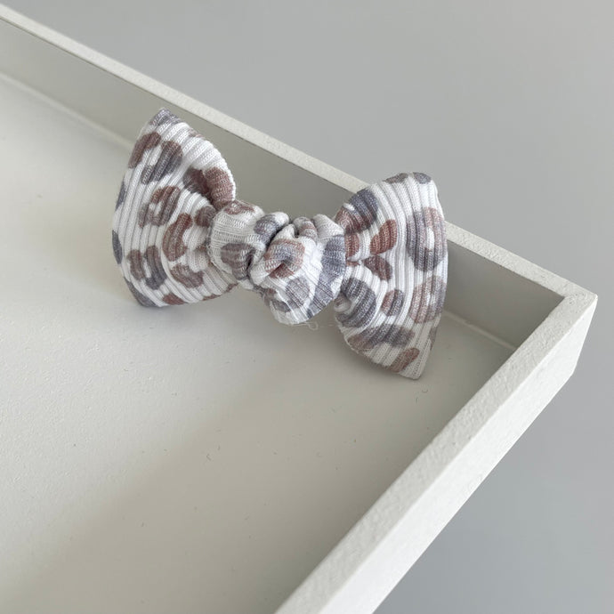 Limited edition ribbed knot bows