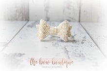 Load image into Gallery viewer, Mini baby glitter bows (25 Colours)