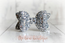 Load image into Gallery viewer, Medium deluxe glitter bows (25 Colours)