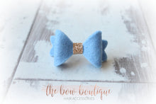 Load image into Gallery viewer, Mini baby felt gold centre bows ( 25 Colours )