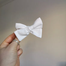 Load image into Gallery viewer, Sweetheart bows - 10 Colours