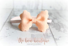 Load image into Gallery viewer, Small luxury scalloped felt bows (23 Colours)