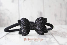 Load image into Gallery viewer, Medium deluxe glitter bows (25 Colours)