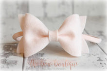 Load image into Gallery viewer, Large luxury felt bows (25 Colours)