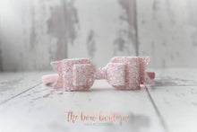 Load image into Gallery viewer, Double glitter bows (25 colours)